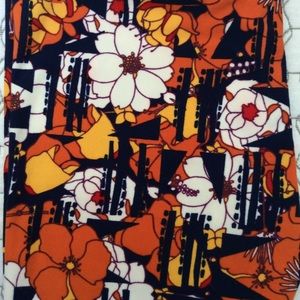 New, never been worn!  LuLaRoe Floral leggings
